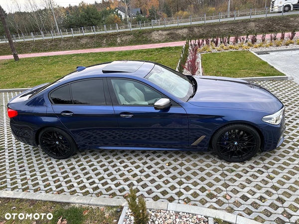BMW Seria 5 M550i xDrive sport - 4