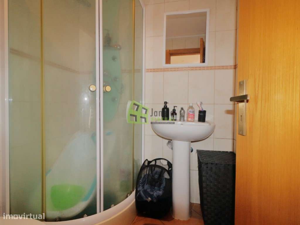 Moradia T2 Isolada com Anexo T1 - Fernão Ferro, Redondos-16