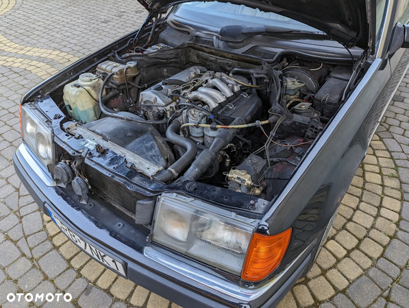 Mercedes-Benz W124 (1984-1993) - 24