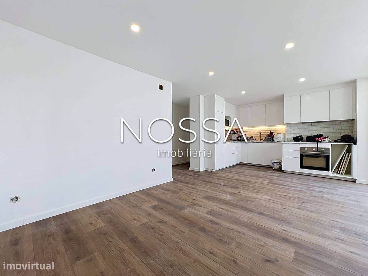 Elegante Apartamento T2 Totalmente Remodelado-9