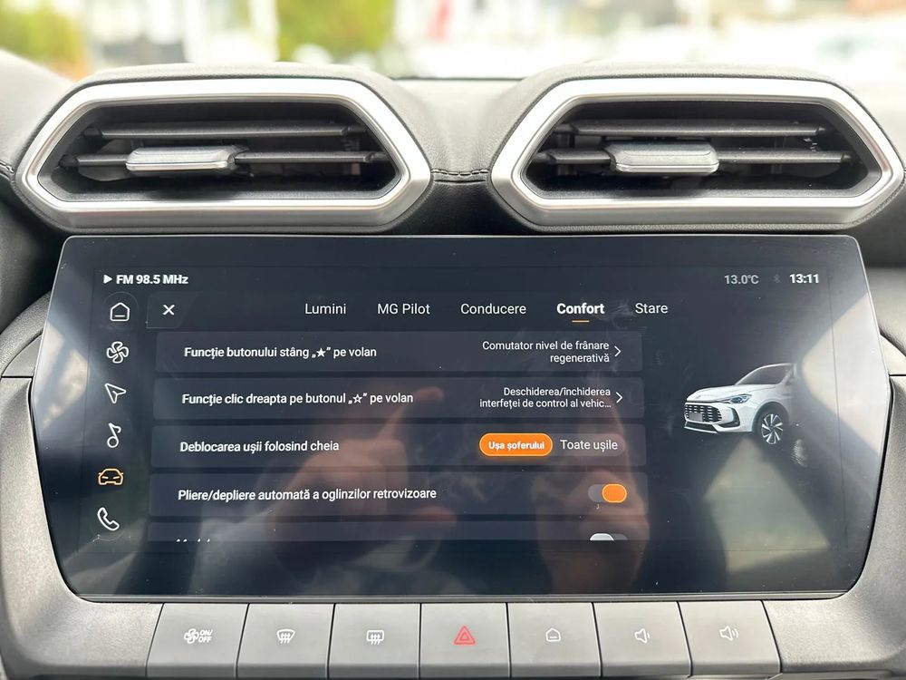 MG ZS HEV Hybrid+ Luxury - 18