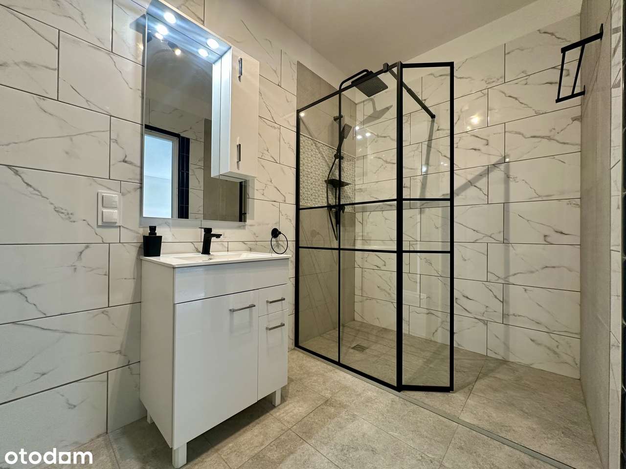 Apartament z miejscem parkingowy oraz pomieszczeniem gospodarczym-10
