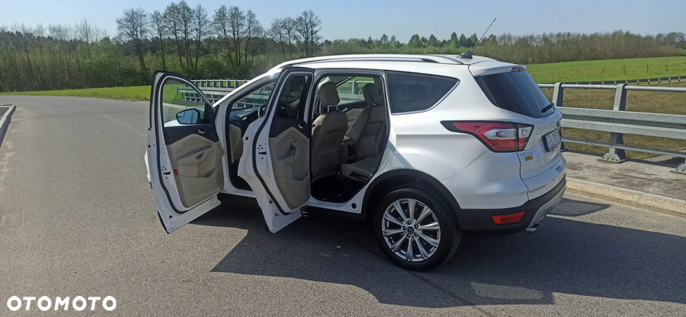 Ford Escape 2.0 EcoBoost AWD Titanium - 19