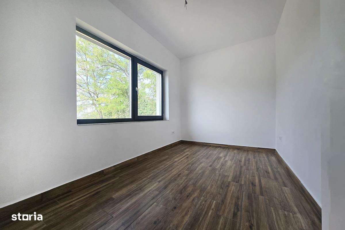 VILA deosebita  Hlincea 170 MP TEREN 1500 MP - Imagine principală: 4/18