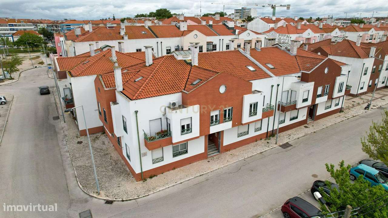 ** Excelente Apartamento T2 - Vista Rio - Centro do Montijo **-0