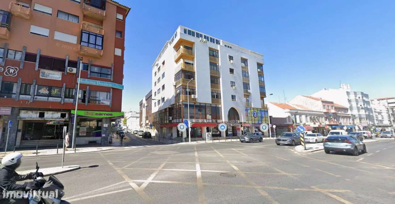 Excelente Escritório sito no centro de Almada - Grande imagem: 3/4