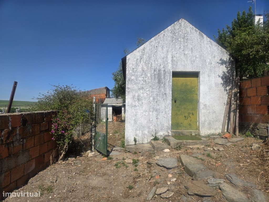 Moradia com T2 + T1 a 5 min da Praia Fluvial de Azenhas d'El Rei-11