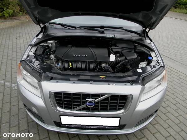 Volvo V70 2.0 Momentum - 8