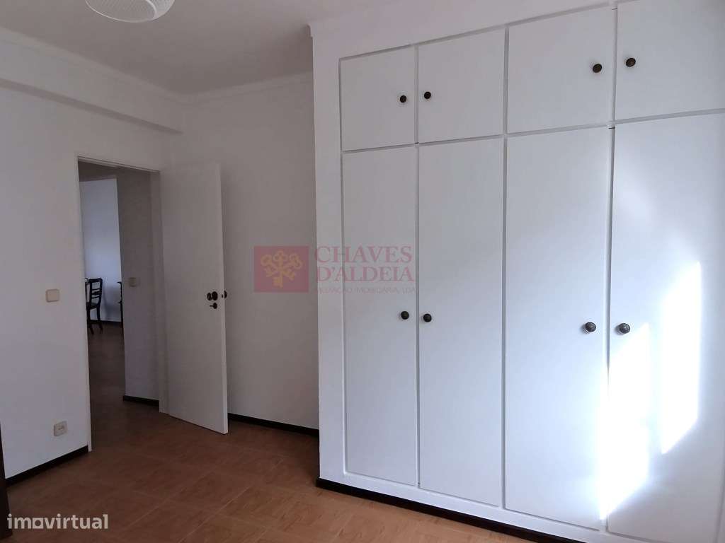 Ericeira - T2 no centro - Sem móveis - Grande imagem: 2/10