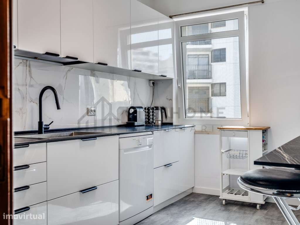 Apartamento T3 Duplex Renovado com Vista Mar-11