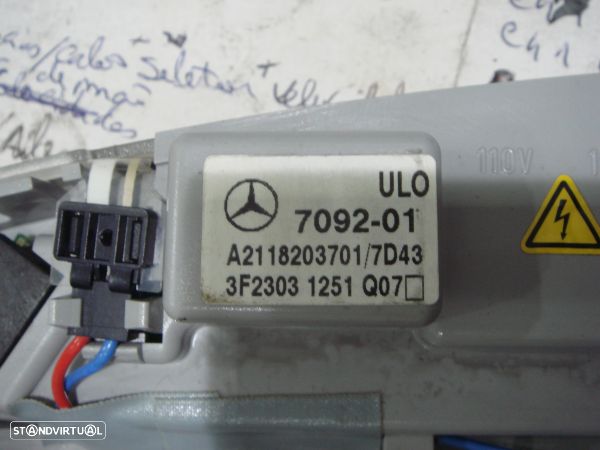 Luz De Tecto Esq / Plafonier Mercedes-Benz E-Class (W211) - 1