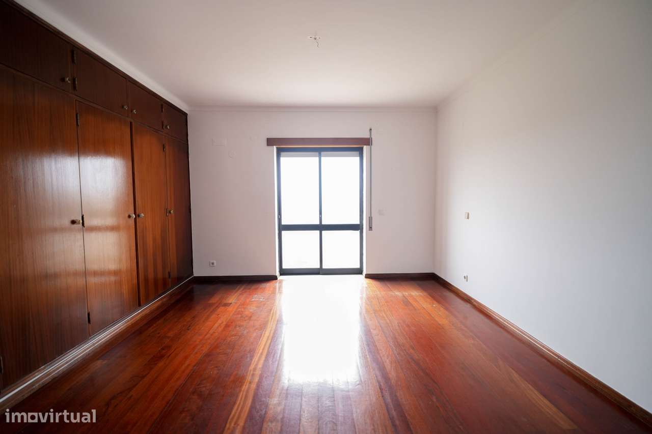 Apartamento T4 em excelente estado de conservação - Grande imagem: 3/19