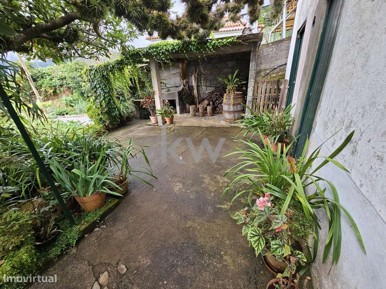 Moradia no Faial, inserida num terreno de 1400m2 - Grande imagem: 5/45