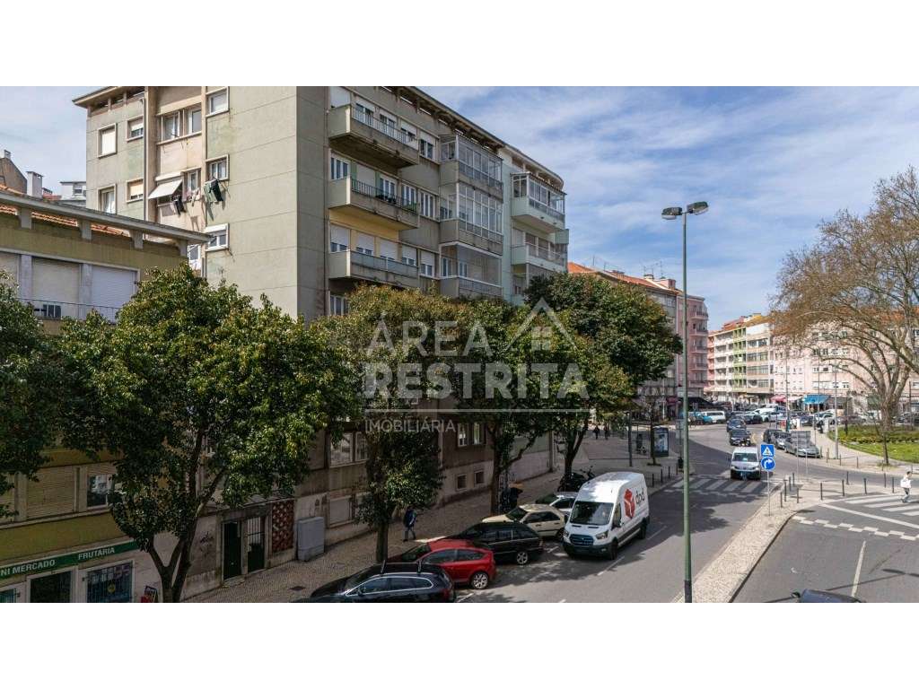 Apartamento T2 em Lisboa na Penha de França-17