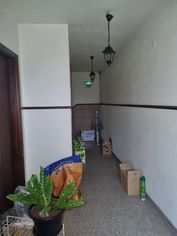 Prédio com comércio ativo - Grande imagem: 3/8