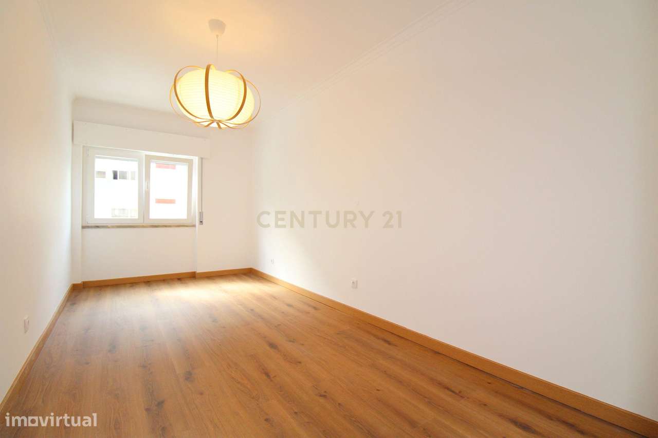 Apartamento T2 totalmente remodelado.-22