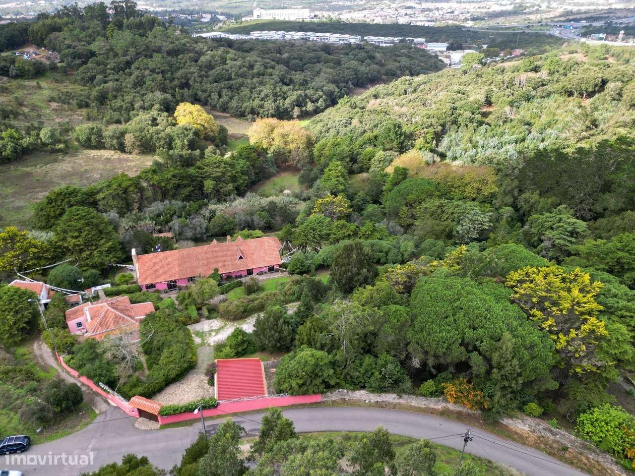 Quinta Exclusiva em Sintra com 22.000m2 e Três Moradias - Grande imagem: 4/60