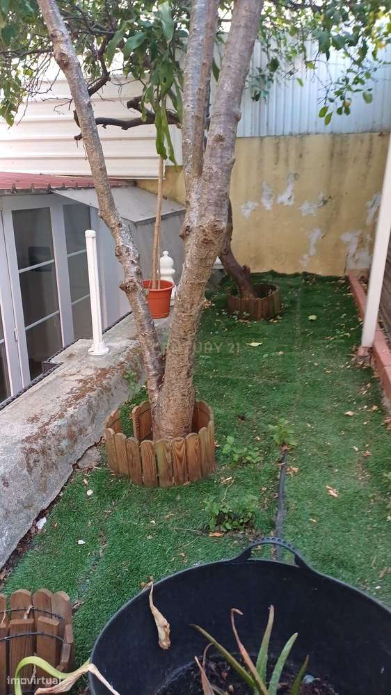 Apartamento T2+1 com Terraço no Centro de Odivelas-29