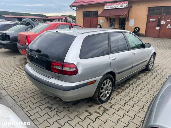 Piese Volvo V50 1.9 DCI - 3