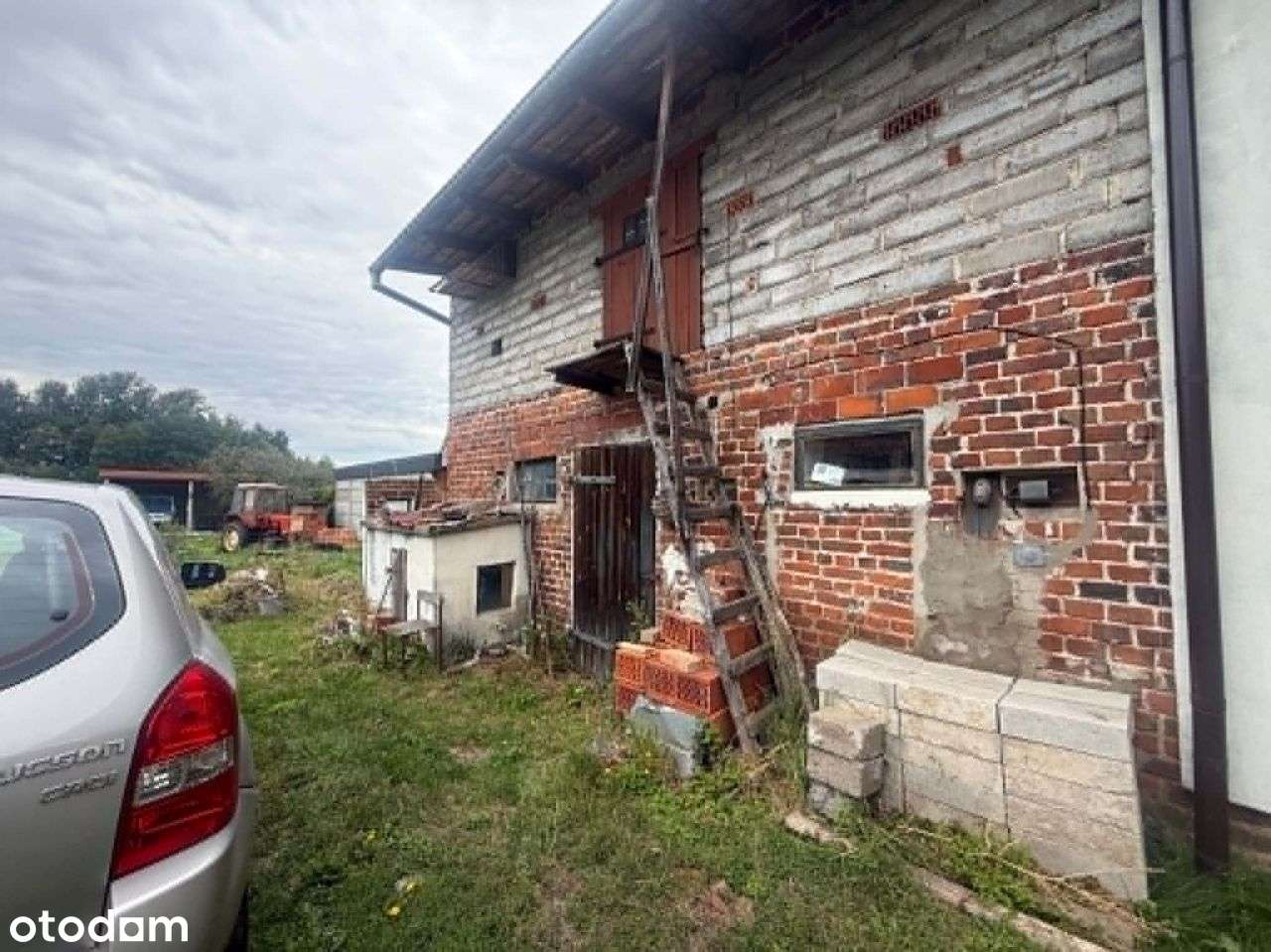 Dom zabudownie bliźniaczej na sptrzedaż Królików g-12