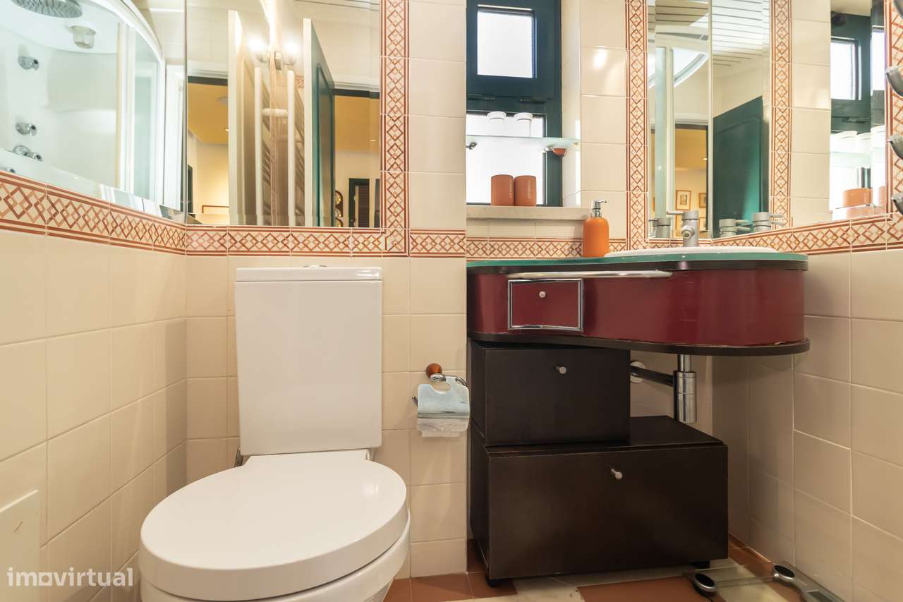 T4+1 Duplex em Primeira com 250m2, Linha de Mar | Sesimbra-34