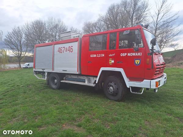 Steyr 791 samochód specjalny pożarniczy 2200 l 9 osób - 6