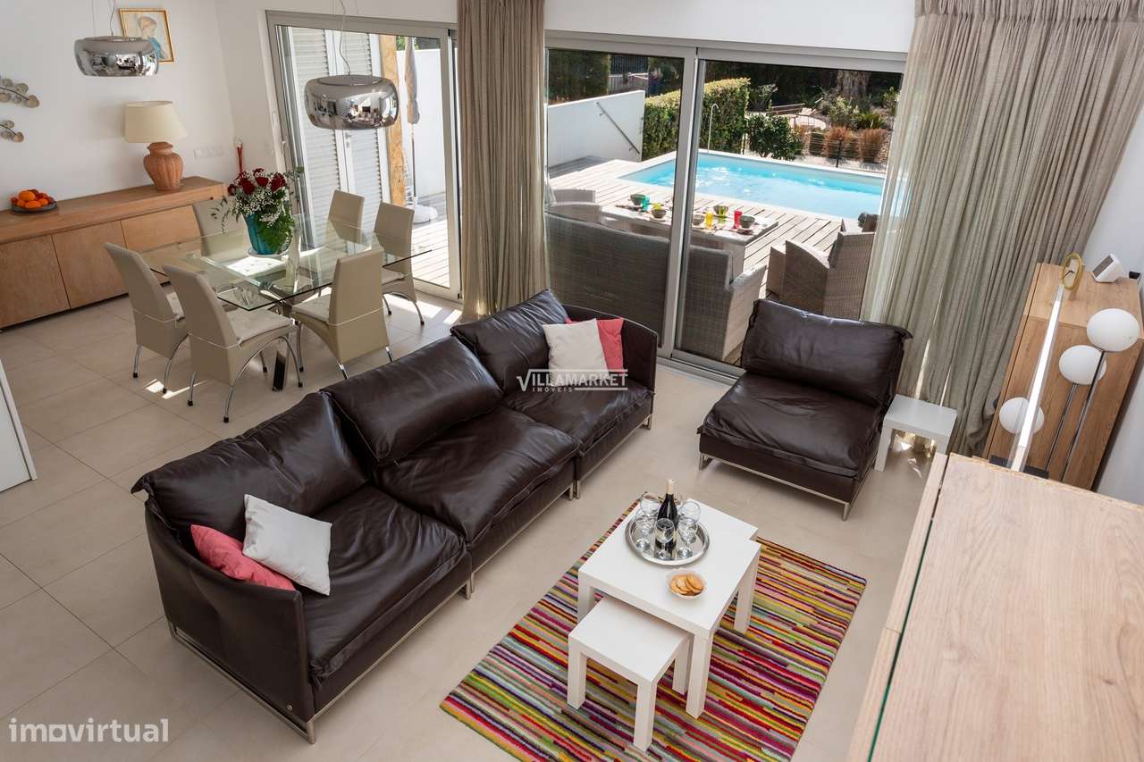 LUXUOSA VILLA V3 + 1 COM PISCINA E GARAGEM PRIVATIVA SITUADA NA CORREE-28