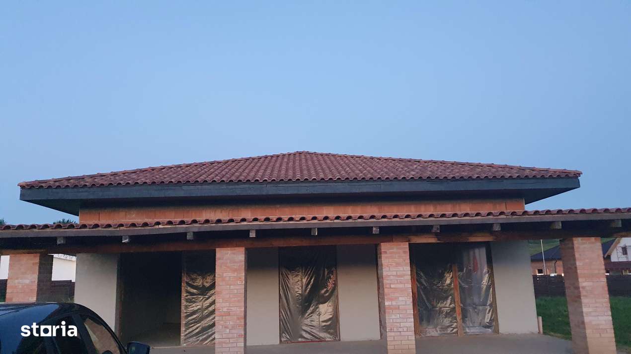 Casa individuala pe un singur nivel cu 743 mp. toate utilitatile Ciugu-0