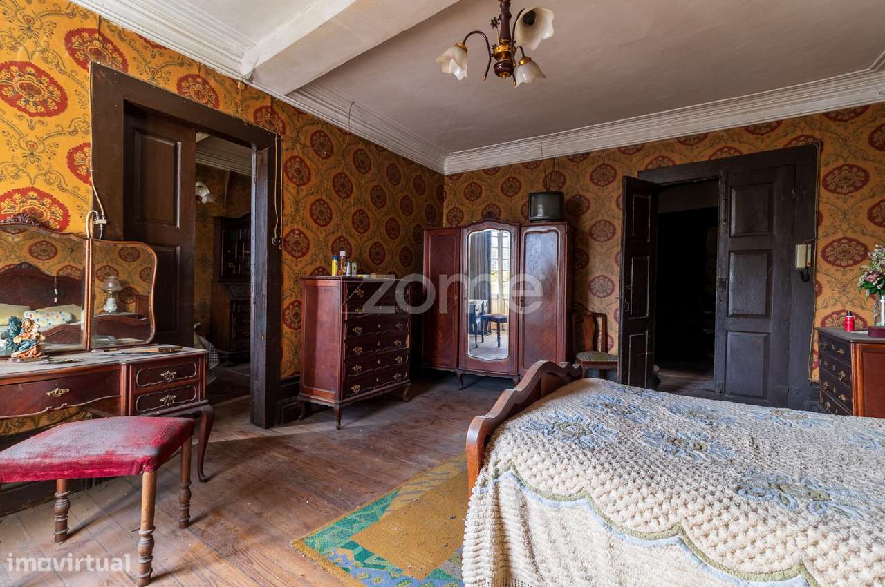 Prédio no centro Histórico de Guimarães - Grande imagem: 4/31