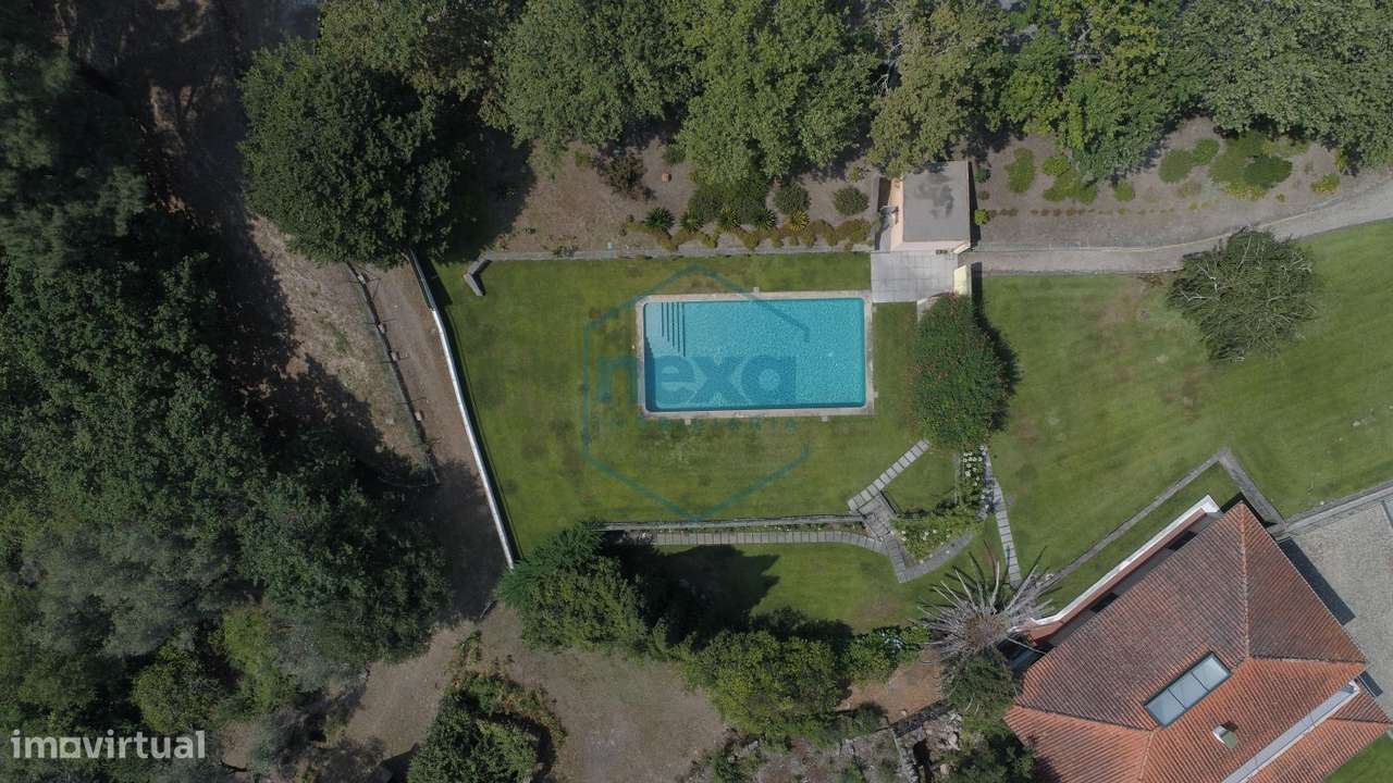 Moradia inserida em Quinta-57