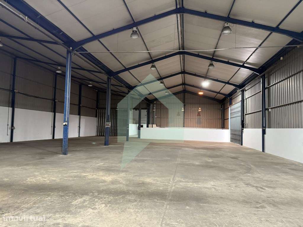 Pavilhão industrial localizado em Chorente, Barcelos - Grande imagem: 5/38