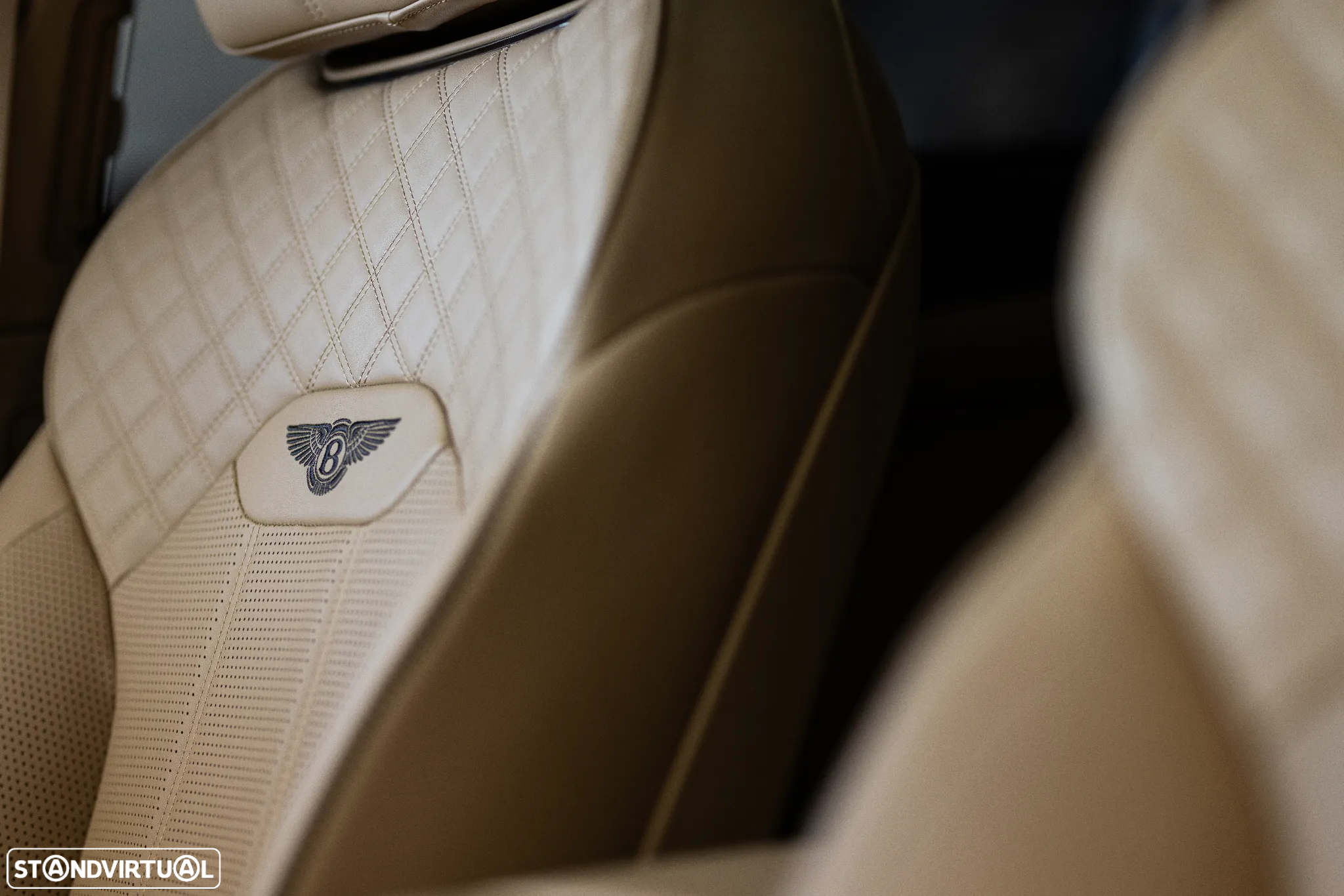 Bentley Bentayga V8 Azure - 21