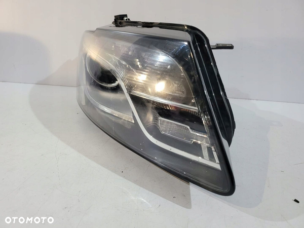 Audi Q5 8R Lampa Xenon R - 13688 - 2