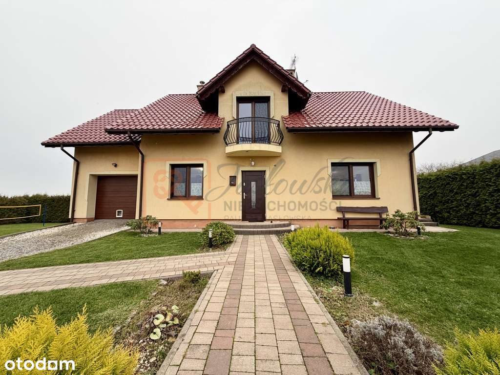 Na sprzedaż funkcjonalny dom jednorodzinny - Pełny obrazek: 1/14