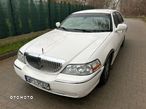 Lincoln Town Car - 4