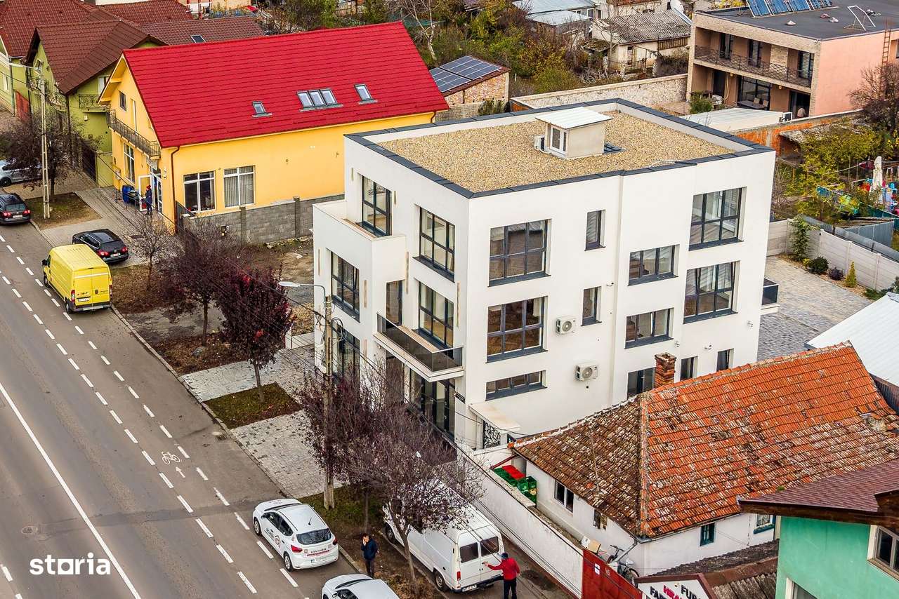 Clădire nouă P+2 cu showroom și birouri în Arad - Imagine principală: 1/18