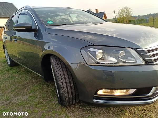 Volkswagen Passat 2.0 TDI DPF Highline - 19