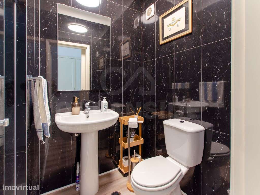 Moradia T6+1 renovada em Benavente-14