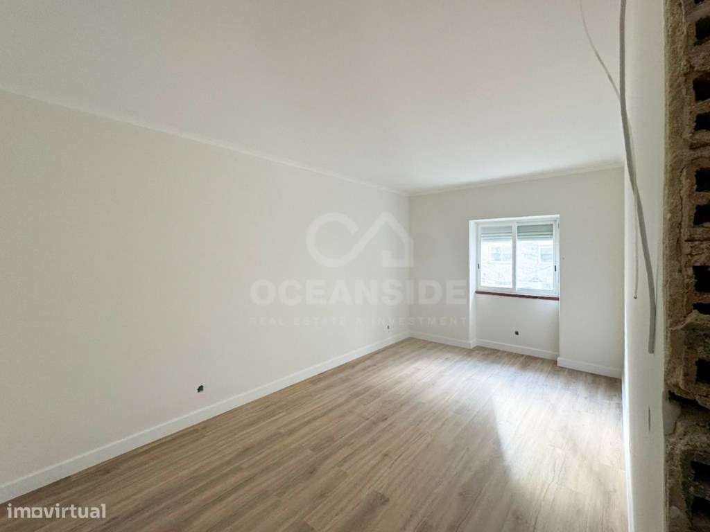 Apartamento T2 no centro de Almada-5