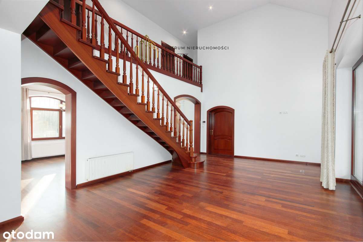 Rezydencja z basenem tuż przy lesie-12