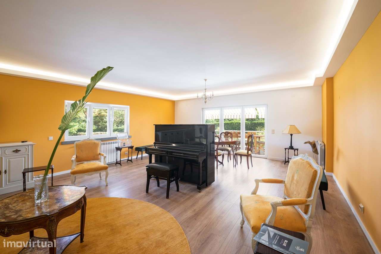 Residência Elegante no Estoril – Um Tributo à Herança Intemporal e ao - Grande imagem: 4/49