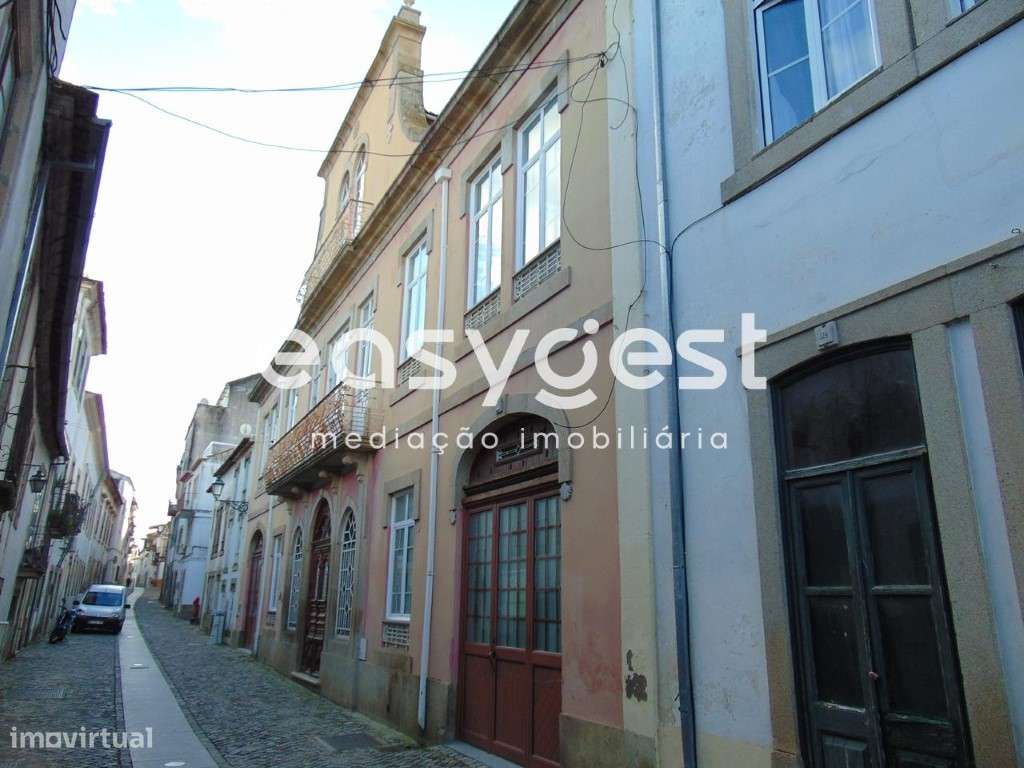 Palacete histórico na parte nobre da cidade de Castelo Branco - Grande imagem: 4/50