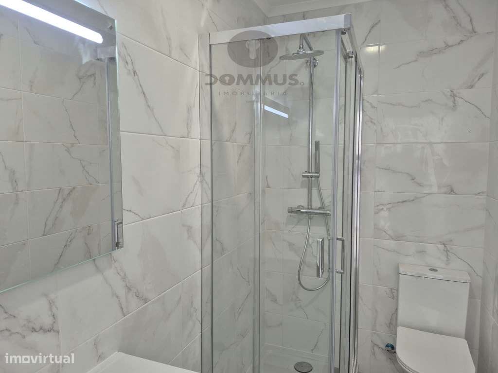 T3 Remodelado com 2 terraços em Massamá-15