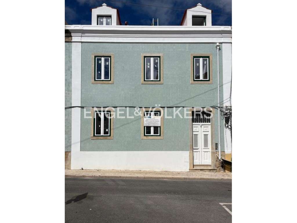 Prédio com terraço e piscina em Benfica - Grande imagem: 1/38