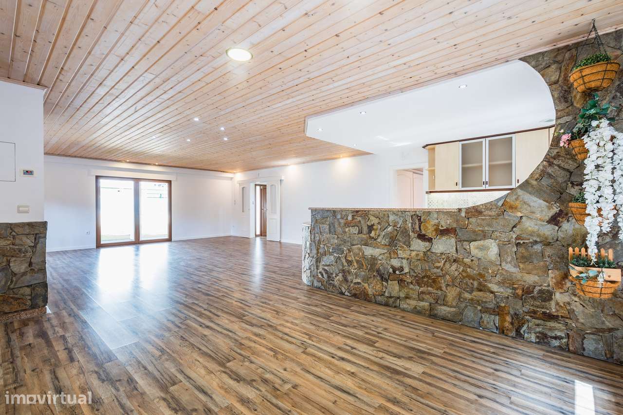 Moradia T4 renovada | Piscina Aquecida - Parceiros-20
