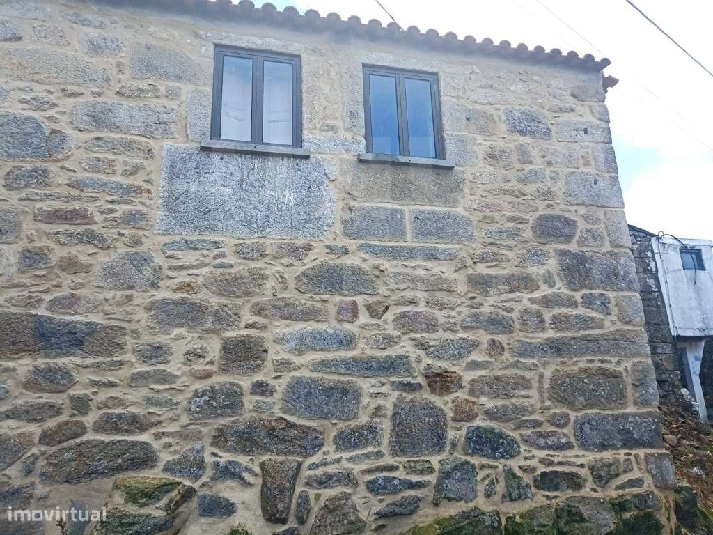 Moradia para restauro - Alvaredo, Melgaço-5