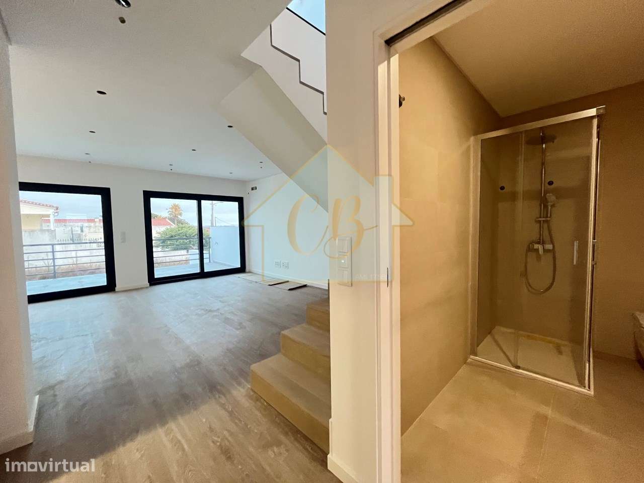 Moradia T4 Exclusiva em Santa Cruz – Faça do Mar o seu Vizinho-7