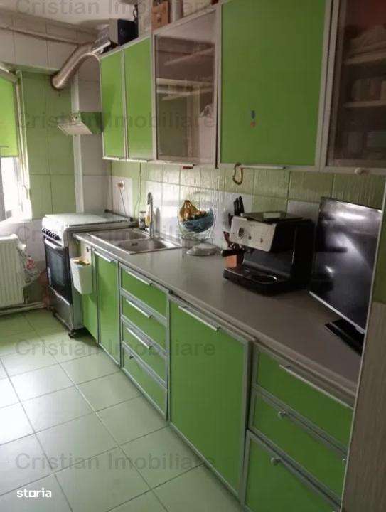 3 cam 70mp Plantelor etaj intermediar confort 1 Decomandat - Imagine principală: 5/8