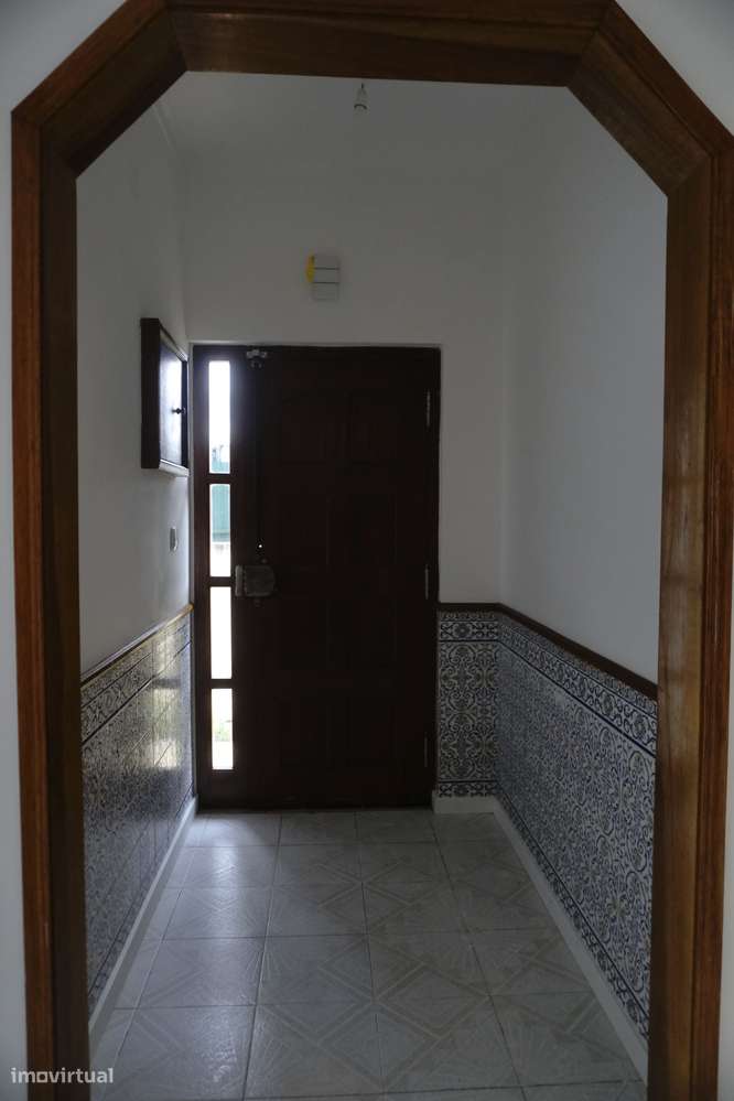 Moradia T4 Geminada com Garagem, Jardim e Sótão — Fernão Ferro - Grande imagem: 5/24