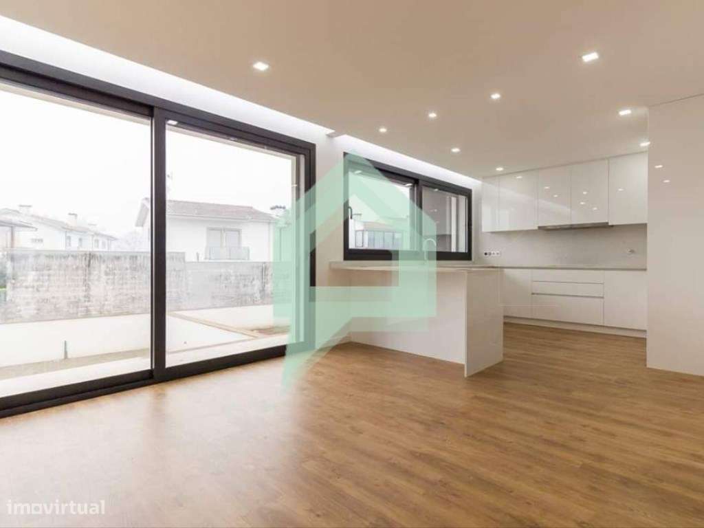 Moradia de Gaveto T4 - Merelim-Braga - Grande imagem: 2/24